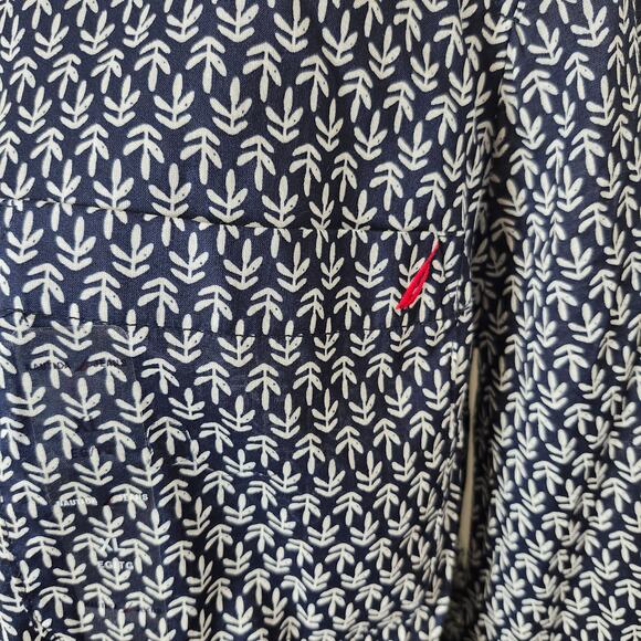 Nautica Jeans Women's NWT Button Up Roll Tab Sleeve Blue Leaf Stamp X-Large - Picture 2 of 10